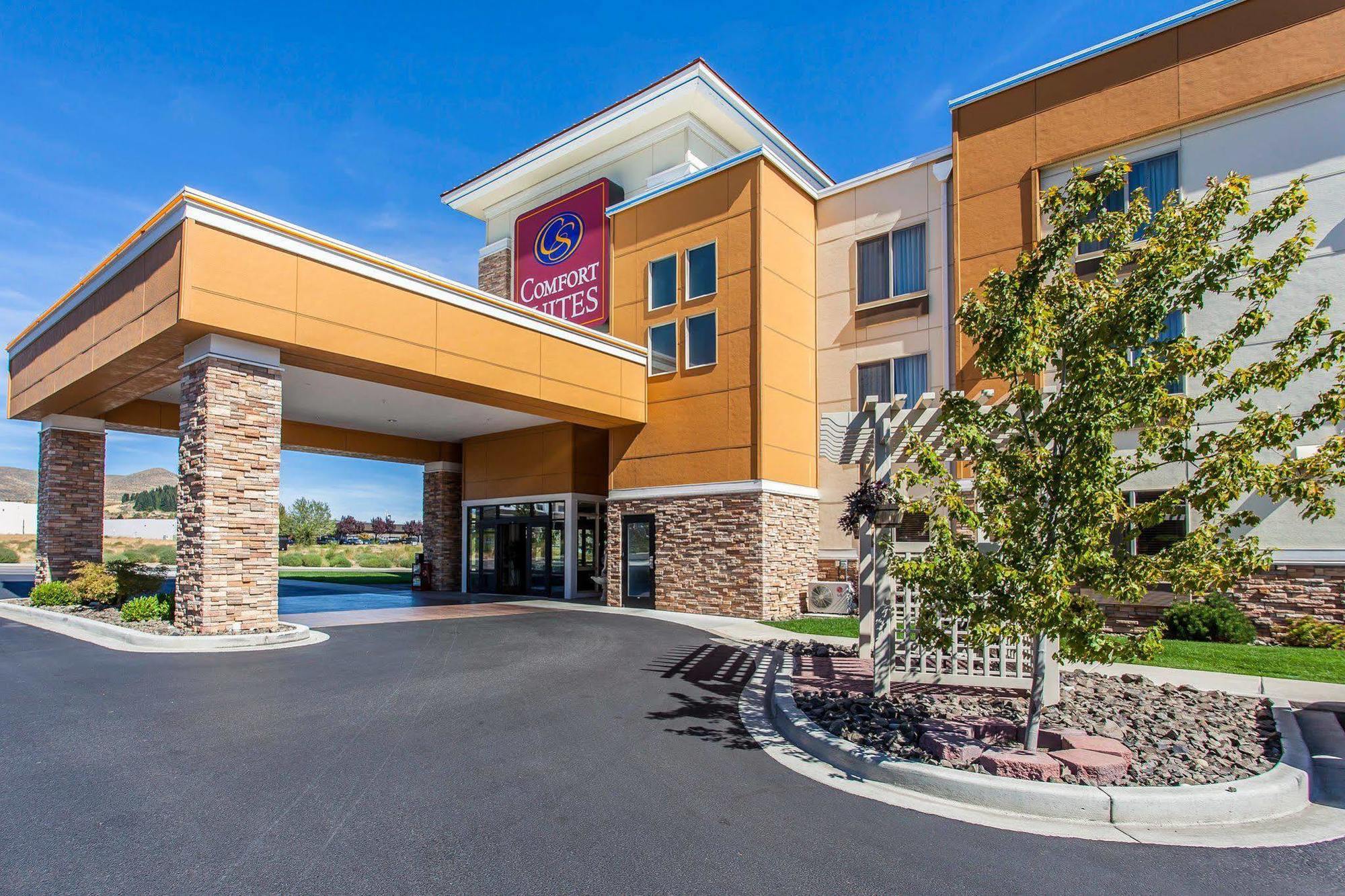 Comfort Suites Wenatchee Gateway Exterior photo