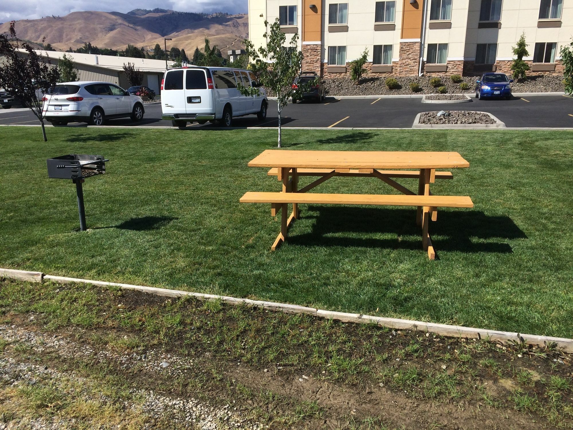 Comfort Suites Wenatchee Gateway Exterior photo